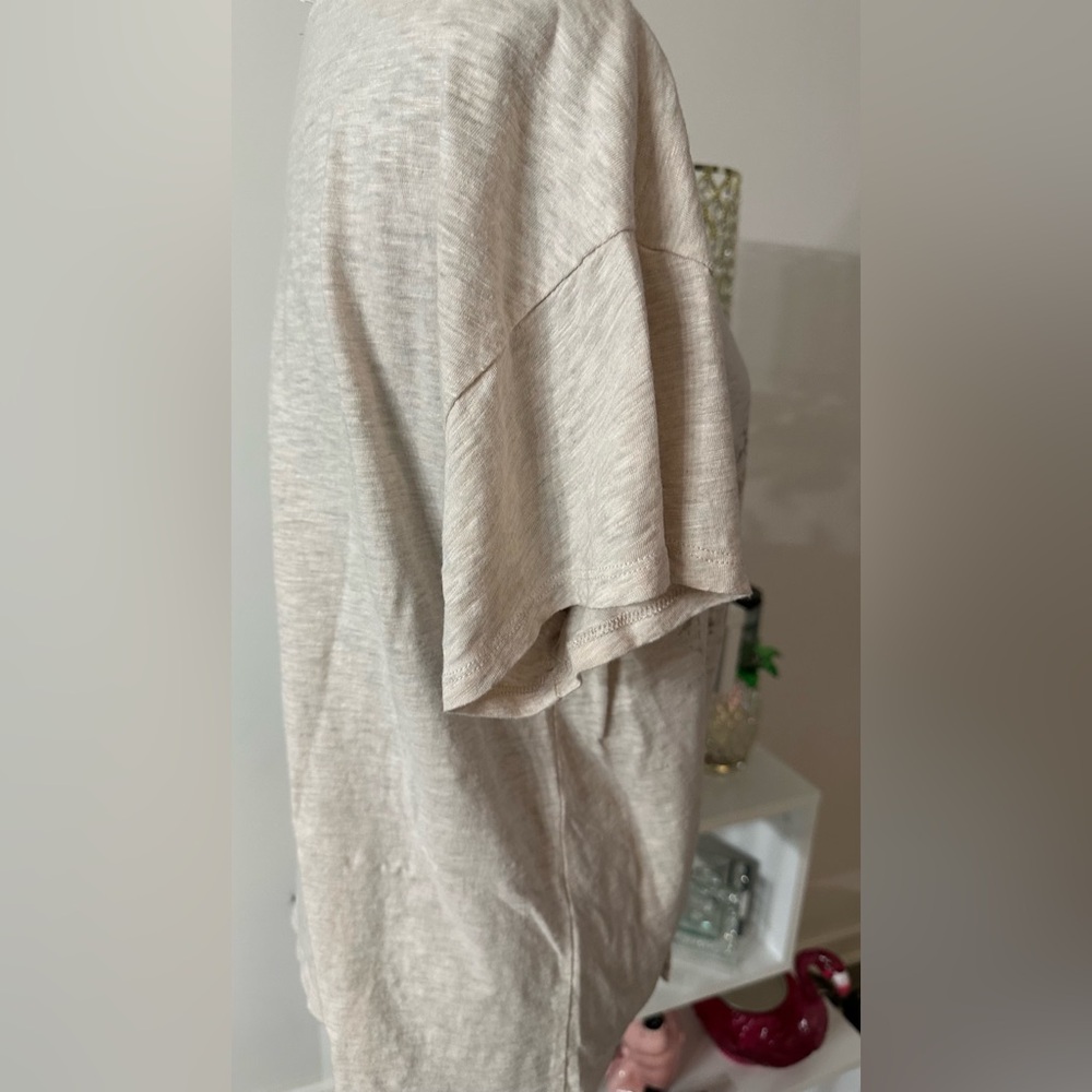 Democracy Beige Hot Llama T-Shirt - Size M - Picture 8 of 13